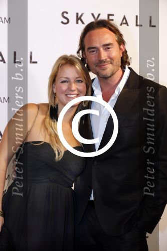 Amsterdam 28 oktober 2012
Premiere James Bond film skyfall in Tuschinski. Jeroen Nieuwenhuize met vrouw
Peter Smulders bv