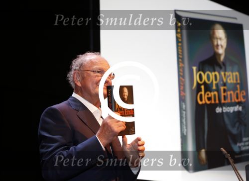 Amsterdam 24 oktober 2012
Presentatie boek/biografie Joop v d Ende in het nieuwe de la mar theater.
Peter Smulders bv