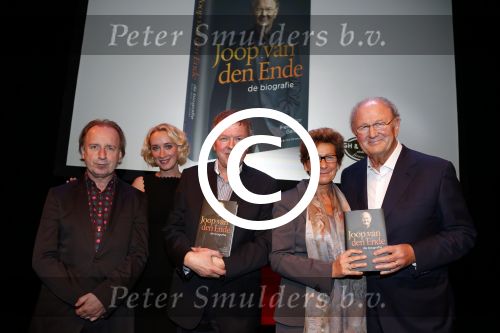 Amsterdam 24 oktober 2012
Presentatie boek/biografie Joop v d Ende in het nieuwe de la mar theater. Joop en Janine v d Ende met Vic v d Reijt Eva Jinek en Herman v Gelder
Peter Smulders bv