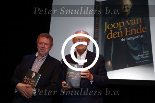 Amsterdam 24 oktober 2012
Presentatie boek/biografie Joop v d Ende in het nieuwe de la mar theater. Joop en schrijver Herman v Gelder
Peter Smulders bv