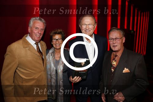 Amsterdam 24 oktober 2012
Presentatie boek/biografie Joop v d Ende in het nieuwe de la mar theater. Joop met batman en Robin
Peter Smulders bv