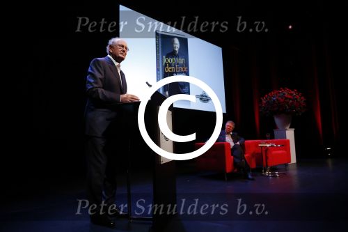 Amsterdam 24 oktober 2012
Presentatie boek/biografie Joop v d Ende in het nieuwe de la mar theater.
Peter Smulders bv