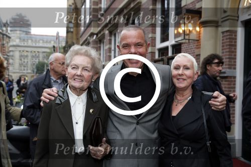 Amsterdam 24 oktober 2012
Presentatie boek/biografie Joop v d Ende in het nieuwe de la mar theater. zus Joop v d Ende met familie
Peter Smulders bv
