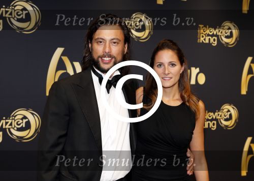 Amsterdam 19 oktober 2012
Televizier ring in carre. Kaja Wolfers met nieuwe vriendin
Peter Smulders bv