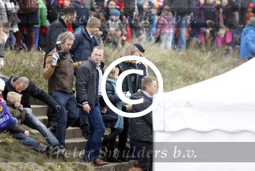 Schevenigen 17 november 2012
Prinses Maxima met Amalia Ariane en Alexia bij binnenkomst Sinterklaas in scheveningen. Leo Vogelzang
Peter Smulders bv