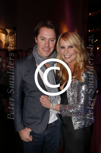 Amsterdam 18 november 2012
100 keer het blad de linda. Vandaar een feestje met div optredens in de HMH Heineken Music Hall. Linda de Mol met Jeroen Rietbergen
Peter Smulders bv