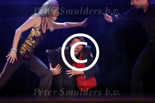 Zeist 21 november 2012
Hans Kazan krijgt prijs in het Fyji theater in Zeist.
Aanwezig zijn zijn zoons Oscar Renzo en Steven alsmede zijn schoondochters Mara en..( Magic Unlimited)
Peter Smulders bv