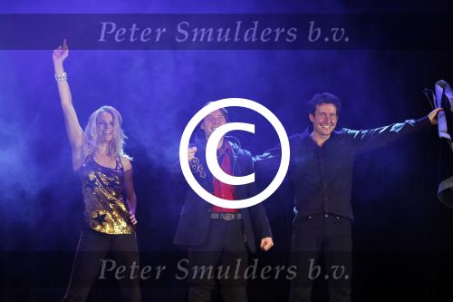 Zeist 21 november 2012
Hans Kazan krijgt prijs in het Fyji theater in Zeist.
Aanwezig zijn zijn zoons Oscar Renzo en Steven alsmede zijn schoondochters Mara en..( Magic Unlimited)
Peter Smulders bv