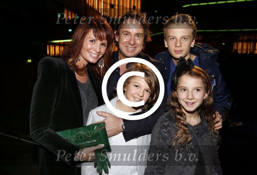 Amsterdam 4 november 2012
Premiere Shrek in het theater van de RAI. Marco en Leontine Borsato met Senna Luca en Jada
Peter Smulders bv
