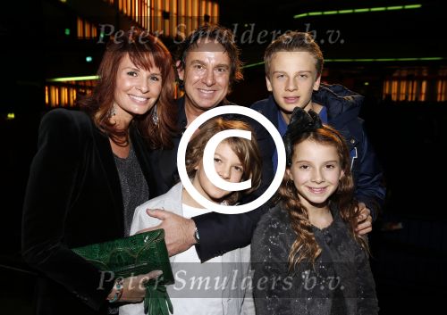 Amsterdam 4 november 2012
Premiere Shrek in het theater van de RAI. Marco en Leontine Borsato met Senna Luca en Jada
Peter Smulders bv