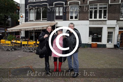 Amsterdam 1 november 2012
vlnr Jolanda de Rooij Margaret Woiski en Hans Heer voor de cafetaria die door
Prins Bernhard jr is gesloten in de pijp.
Peter Smulders bv