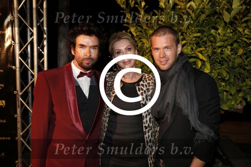 Amsterdam 11 november 2012
Modeshow 10 jaar Addy v d Krommenacker bij de harbour club. Mari v d Ven met vrienden
Peter Smulders bv