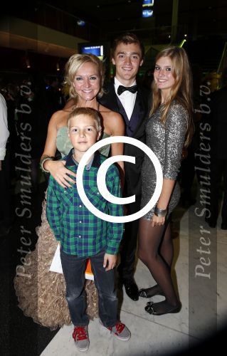 Amsterdam 4 november 2012
Premiere Shrek in het theater van de RAI. Mariska v Kolck met zoons en schoondochter
Peter Smulders bv