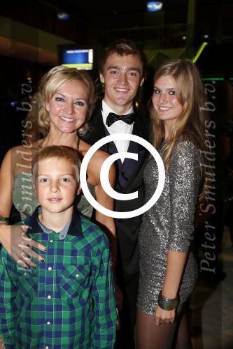 Amsterdam 4 november 2012
Premiere Shrek in het theater van de RAI. Mariska v Kolck met zoons en schoondochter
Peter Smulders bv