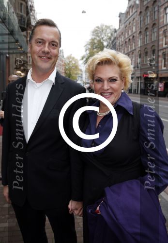 Amsterdam 24 oktober 2012
Presentatie boek/biografie Joop v d Ende in het nieuwe de la mar theater. Marjolein Touw met vriend
Peter Smulders bv