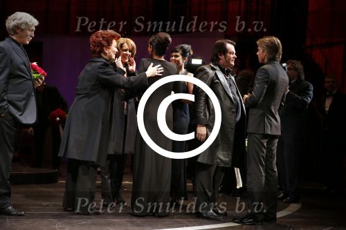Amsterdam 11 november 2012
Premiere Zij gelooft in mij in het nieuwe de la mar. cast met oa Martijn Fischer Chantal janzen Hajo Bruins en Cees Geel. Rachel Dre en Roxeanne Hazes waren natuurlijk aanwezig.
Peter Smulders bv