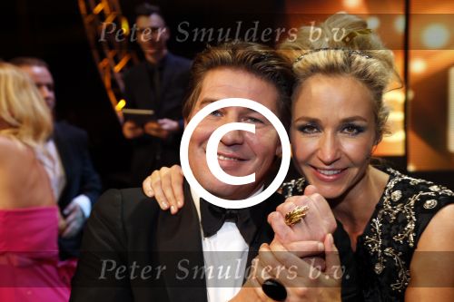 Amsterdam 19 oktober 2012
Uitreiking televizierring in carre. Winnaar The voice of holland met Wendy v Dijk Martijn Krabbe Erland Galjaard Winston Gerschtanowitz Simon Keizer Angela Groothuizen en Marco Borsato. TVOH
Peter Smulders bv