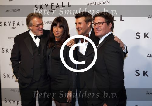 Amsterdam 28 oktober 2012
Premiere James Bond film skyfall in Tuschinski. Martijn en Amanda Krabbe en Jeroen en Jasper
Peter Smulders bv
