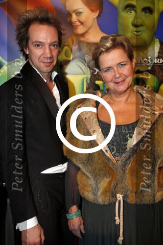 Amsterdam 4 november 2012
Premiere Shrek in het theater van de RAI. Mathilde Santing met een kennis
Peter Smulders bv