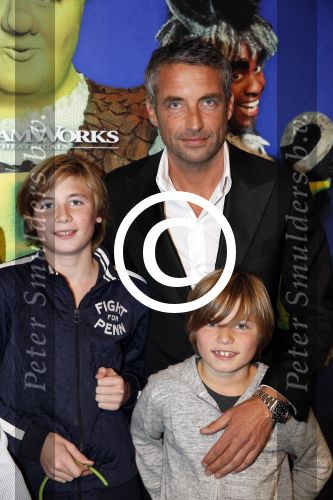 Amsterdam 4 november 2012
Premiere Shrek in het theater van de RAI. Matthias Scholten met zoons en vriendjes
Peter Smulders bv