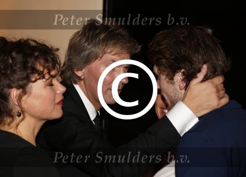 Amsterdam 19 oktober 2012
Uitreiking televizierring in carre. Matthijs v Nieuwkerk met zijn vrouw en zoon
Peter Smulders bv