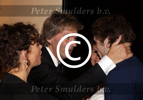 Amsterdam 19 oktober 2012
Uitreiking televizierring in carre. Matthijs v Nieuwkerk met zijn vrouw en zoon
Peter Smulders bv