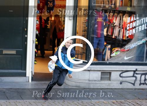 Amsterdam 11 november 2012
Estelle Cruiff en Badr Hari doen boodschappen in Amsterdam met Maxim Gullit.
Peter Smulders bv