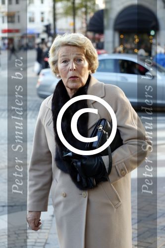 Amsterdam 14 november 2012
Simon Keizer met vrouw en moeder en Nick Keizer met Jaap en Aloys Buys op weg naar Madame Tussaud. Mevr v Loon de la bouchere
Peter Smulders bv