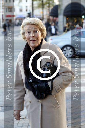 Amsterdam 14 november 2012
Simon Keizer met vrouw en moeder en Nick Keizer met Jaap en Aloys Buys op weg naar Madame Tussaud. Mevr v Loon de la bouchere
Peter Smulders bv
