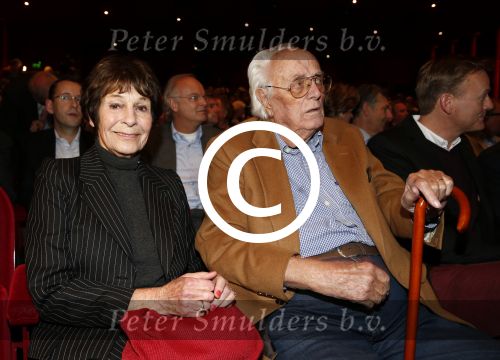 Amsterdam 24 oktober 2012
Presentatie boek/biografie Joop v d Ende in het nieuwe de la mar theater. Mies Bouwman met man Leen Timp
Peter Smulders bv