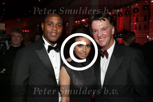Amsterdam 11 november 2012
Premiere Zij gelooft in mij in het nieuwe de la mar. Patrick en Rosanna Kluivert met Louis v gaal
Peter Smulders bv