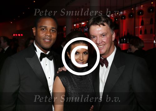Amsterdam 11 november 2012
Premiere Zij gelooft in mij in het nieuwe de la mar. Patrick en Rosanna Kluivert met Louis v gaal
Peter Smulders bv