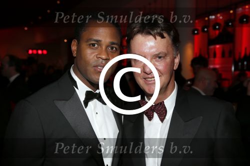 Amsterdam 11 november 2012
Premiere Zij gelooft in mij in het nieuwe de la mar. Patrick en Rosanna Kluivert met Louis v gaal
Peter Smulders bv