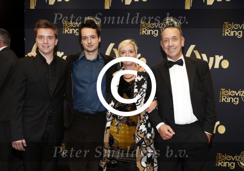 Amsterdam 19 oktober 2012
Televizier ring in carre. Peter Romer met vrouw en kinderen
Peter Smulders bv