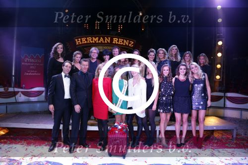 Den Haag 27 oktober 2012
Princess Hockey model of the year bij circus Renz. oa Govert de Roos Aad Ouborg Ellen Hoog Kim Lammers Tim en Florentine Ouborg Sandra Schuurhof en Frits Sissing en harold v panhuis
Peter Smulders bv
