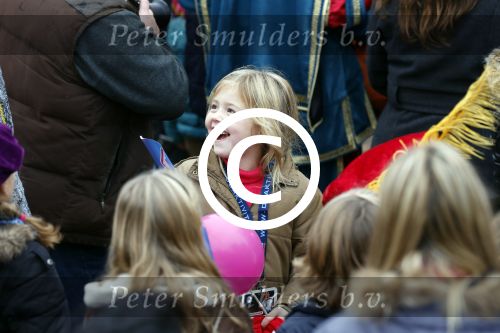 Schevenigen 17 november 2012
Prinses Maxima met Amalia Ariane en Alexia bij binnenkomst Sinterklaas in scheveningen.
Peter Smulders bv
