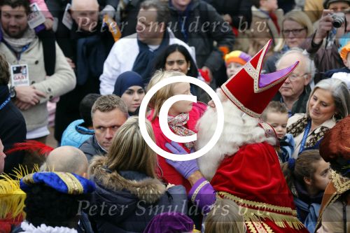 Schevenigen 17 november 2012
Prinses Maxima met Amalia Ariane en Alexia bij binnenkomst Sinterklaas in scheveningen.
Peter Smulders bv
