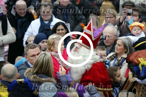 Schevenigen 17 november 2012
Prinses Maxima met Amalia Ariane en Alexia bij binnenkomst Sinterklaas in scheveningen.
Peter Smulders bv