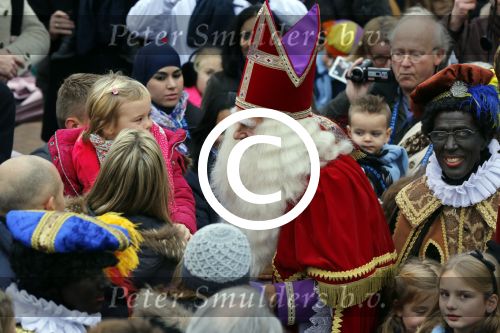 Schevenigen 17 november 2012
Prinses Maxima met Amalia Ariane en Alexia bij binnenkomst Sinterklaas in scheveningen.
Peter Smulders bv