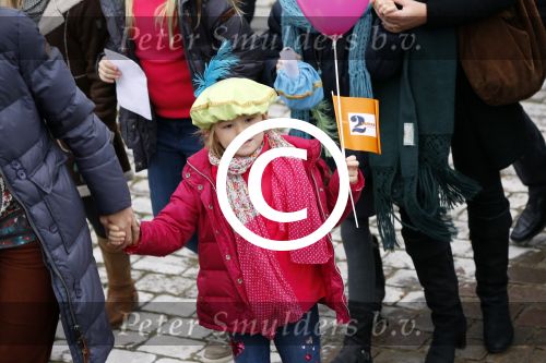Schevenigen 17 november 2012
Prinses Maxima met Amalia Ariane en Alexia bij binnenkomst Sinterklaas in scheveningen.
Peter Smulders bv