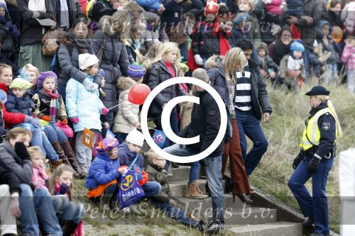 Schevenigen 17 november 2012
Prinses Maxima met Amalia Ariane en Alexia bij binnenkomst Sinterklaas in scheveningen.
Peter Smulders bv