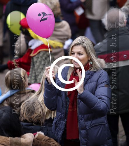 Schevenigen 17 november 2012
Prinses Maxima met Amalia Ariane en Alexia bij binnenkomst Sinterklaas in scheveningen.
Peter Smulders bv