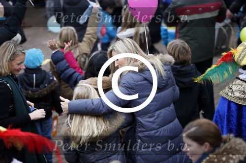 Schevenigen 17 november 2012
Prinses Maxima met Amalia Ariane en Alexia bij binnenkomst Sinterklaas in scheveningen.
Peter Smulders bv