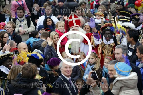 Schevenigen 17 november 2012
Prinses Maxima met Amalia Ariane en Alexia bij binnenkomst Sinterklaas in scheveningen.
Peter Smulders bv