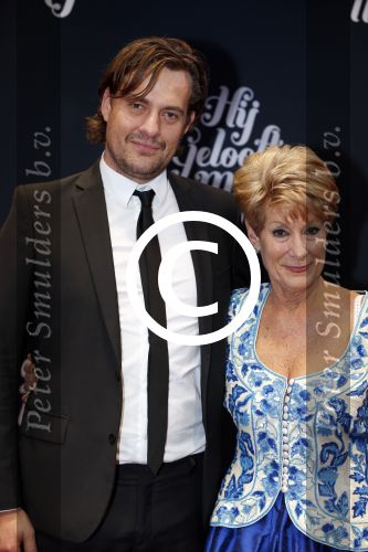 Amsterdam 11 november 2012
Premiere Zij gelooft in mij in het nieuwe de la mar.
Puck Croiset met haar zoon Vicent Croiset
Peter Smulders bv