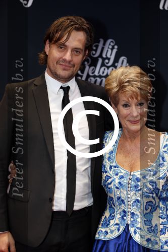 Amsterdam 11 november 2012
Premiere Zij gelooft in mij in het nieuwe de la mar.
Puck Croiset met haar zoon Vicent Croiset
Peter Smulders bv