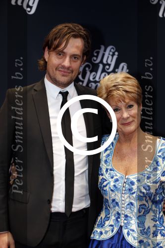 Amsterdam 11 november 2012
Premiere Zij gelooft in mij in het nieuwe de la mar.
Puck Croiset met haar zoon Vicent Croiset
Peter Smulders bv