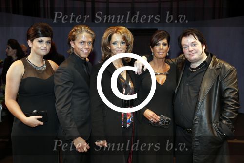 Amsterdam 11 november 2012
Premiere Zij gelooft in mij in het nieuwe de la mar. cast met oa Martijn Fischer Chantal janzen Hajo Bruins en Cees Geel. Rachel Dre en Roxeanne Hazes waren natuurlijk aanwezig.
Peter Smulders bv