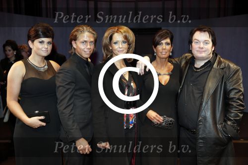 Amsterdam 11 november 2012
Premiere Zij gelooft in mij in het nieuwe de la mar. cast met oa Martijn Fischer Chantal janzen Hajo Bruins en Cees Geel. Rachel Dre en Roxeanne Hazes waren natuurlijk aanwezig.
Peter Smulders bv
