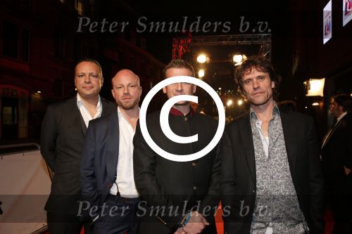 Amsterdam 19 november 2012
Premiere alles is familie in het nieuwe de la mar theater.
Racoon met Bart v d Weide, Syefan de Kroon, Dennis Huige en Paul Bukkens
Peter Smulders bv